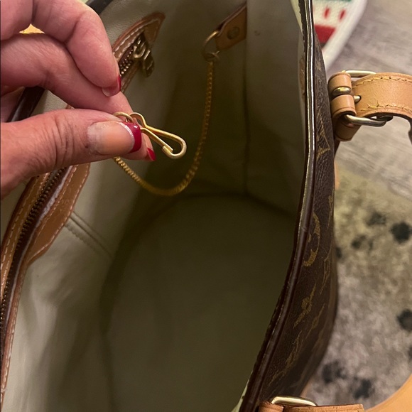 Pre loved authentic LV - Picture 9 of 12